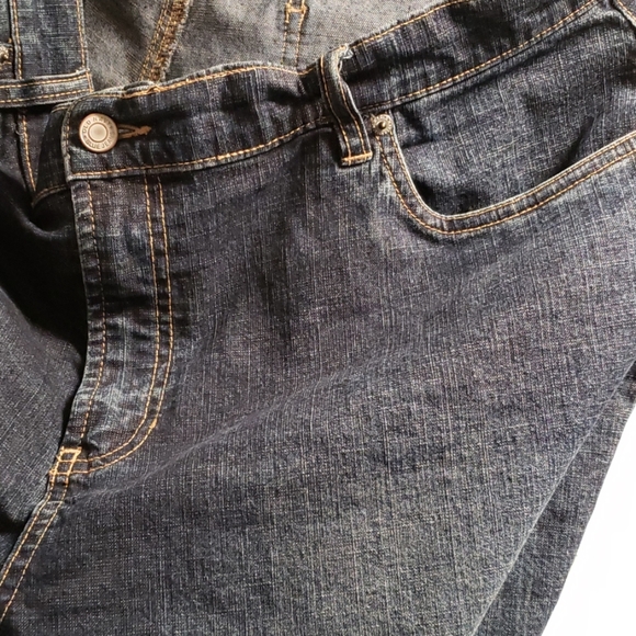 Old Navy Stretch 16R Jeans - Picture 3 of 3